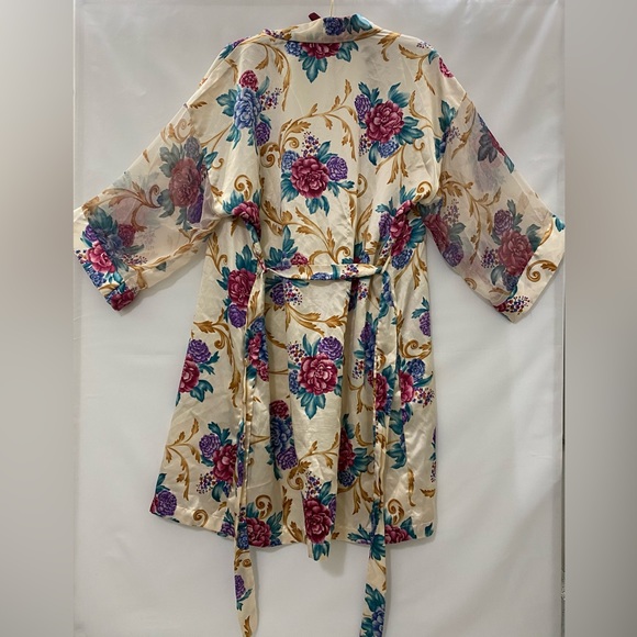❌SOLD❌Vintage cream floral print robe with matching belt - Picture 2 of 4